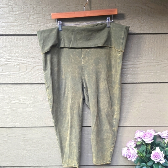 Torrid Olive Green Tie Dye FoldOver Cropped mineral wash Leggings 3x - Picture 6 of 13